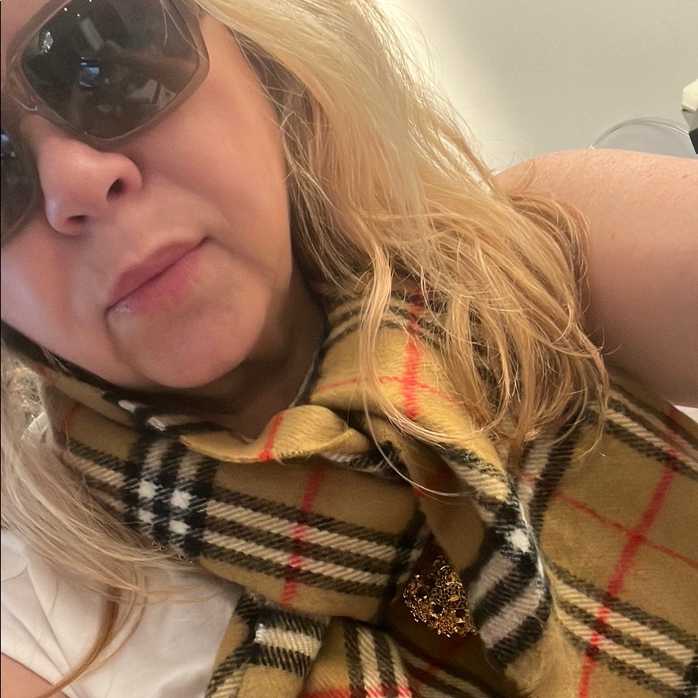 Burberry Tan Black Red Plaid 100% cashmere Scarve  Styled Burberry glasses